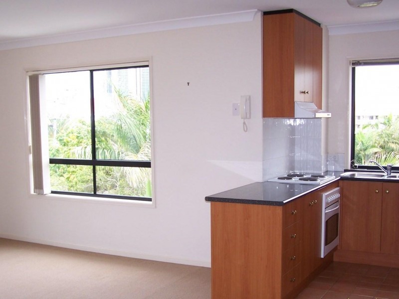 23/16-24 Purli Street, Chevron Island QLD 4217