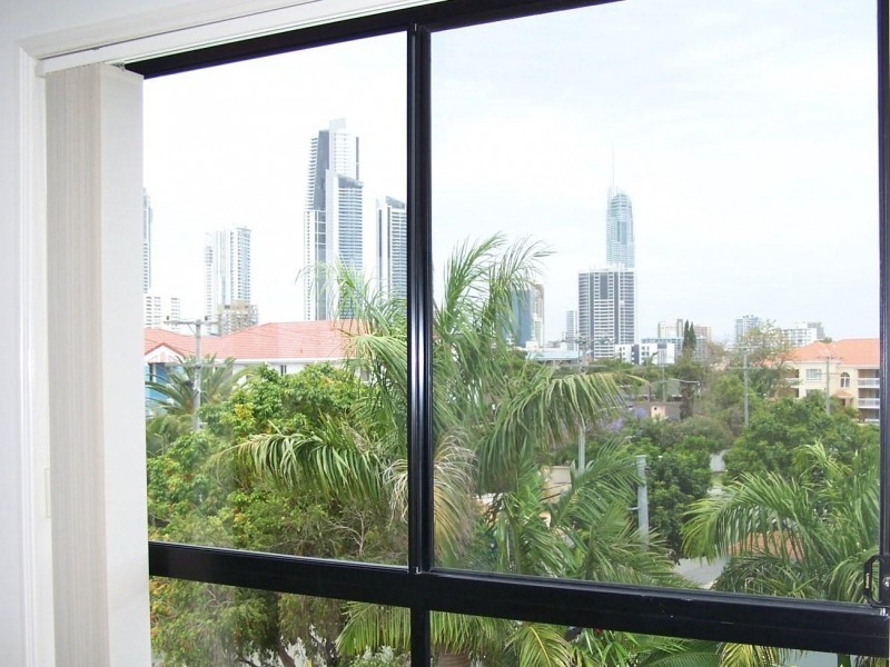 23/16-24 Purli Street, Chevron Island QLD 4217