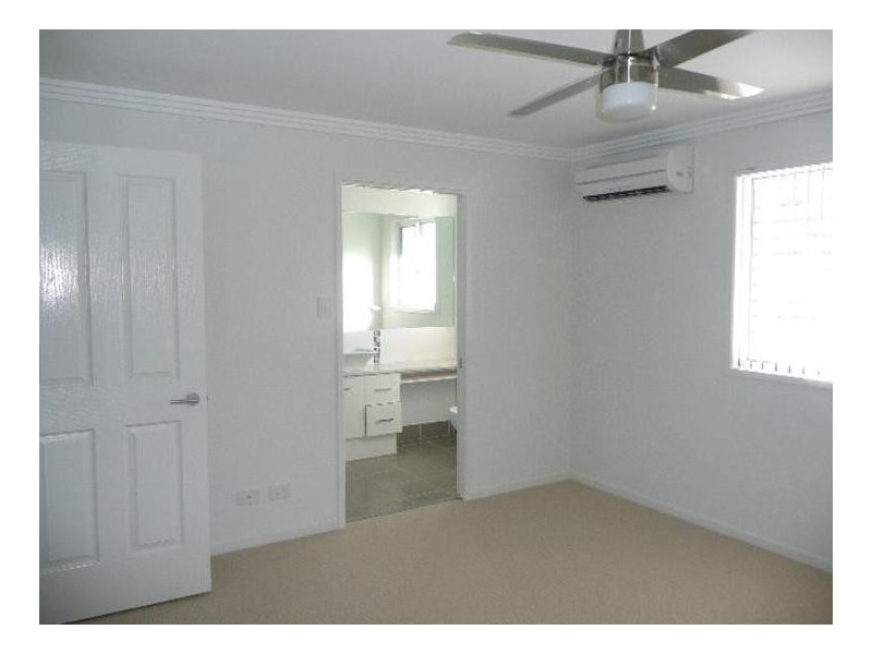 2/21-23 Thompson Cres, Clontarf QLD 4019