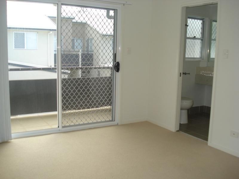 2/21-23 Thompson Cres, Clontarf QLD 4019