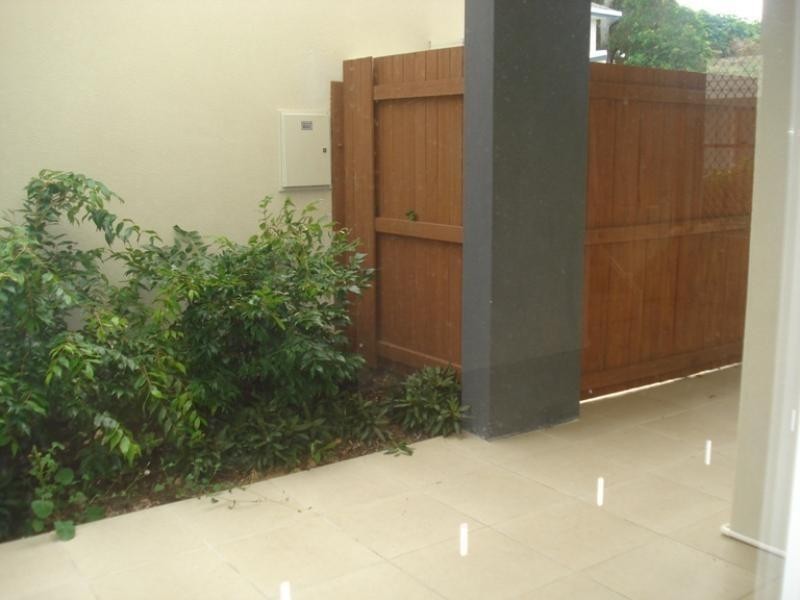 2/21-23 Thompson Cres, Clontarf QLD 4019