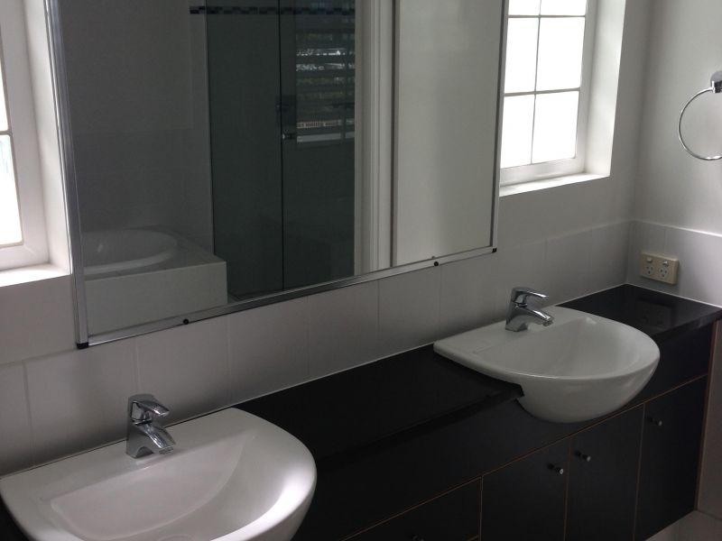 15 Goodwin Street, Kangaroo Point QLD 4169