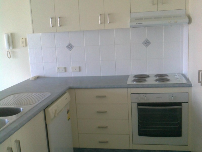 30-36 Burra Street, Chevron Island QLD 4217