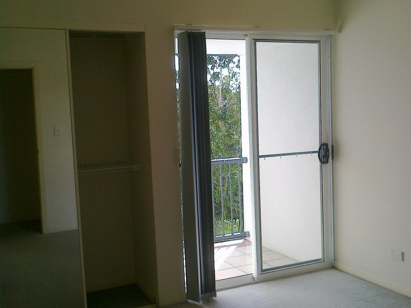 30-36 Burra Street, Chevron Island QLD 4217