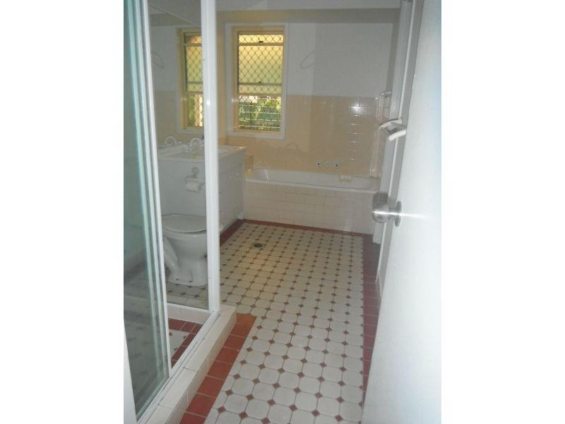 125 Hansford Road, Coombabah QLD 4216