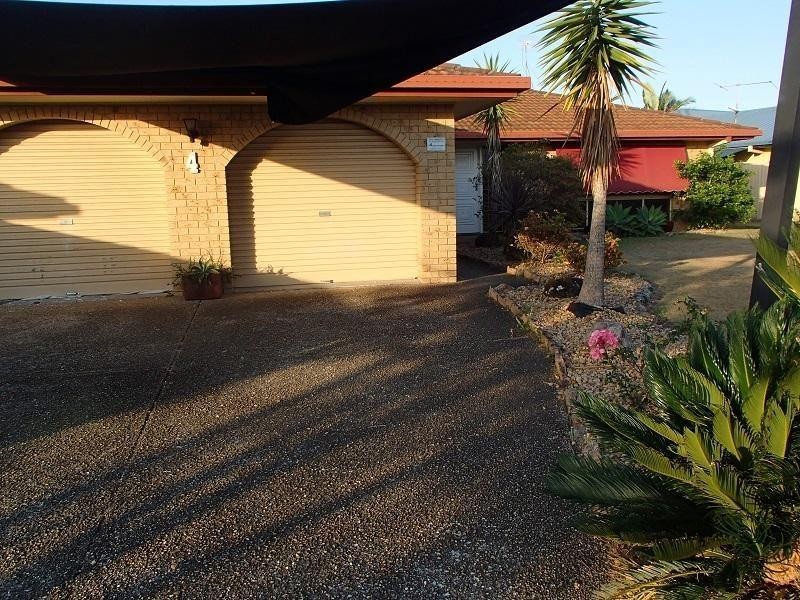 4 Tinba Court, Runaway Bay QLD 4216