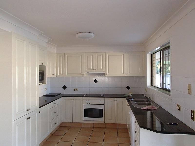 4 Tinba Court, Runaway Bay QLD 4216
