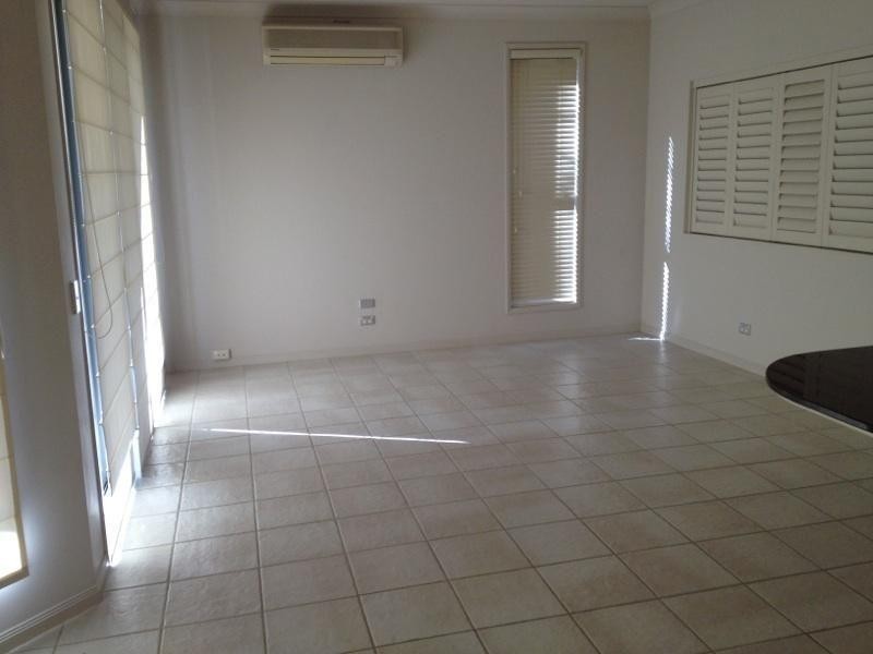 1 The Cove Crescent, Carrara QLD 4211