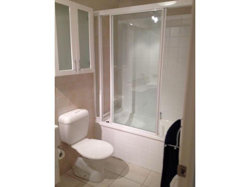 1 The Cove Crescent, Carrara QLD 4211