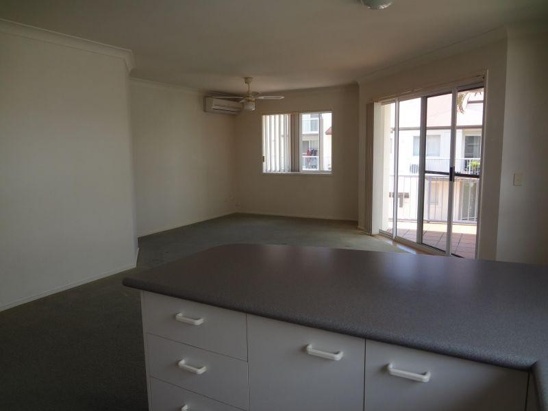 2 Bed/12 Lloyd Street, Southport QLD 4215