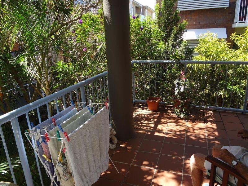 2 Bed/12 Lloyd Street, Southport QLD 4215