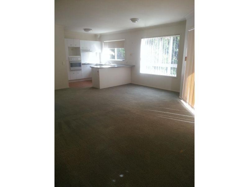 2 Bed/12 Lloyd Street, Southport QLD 4215