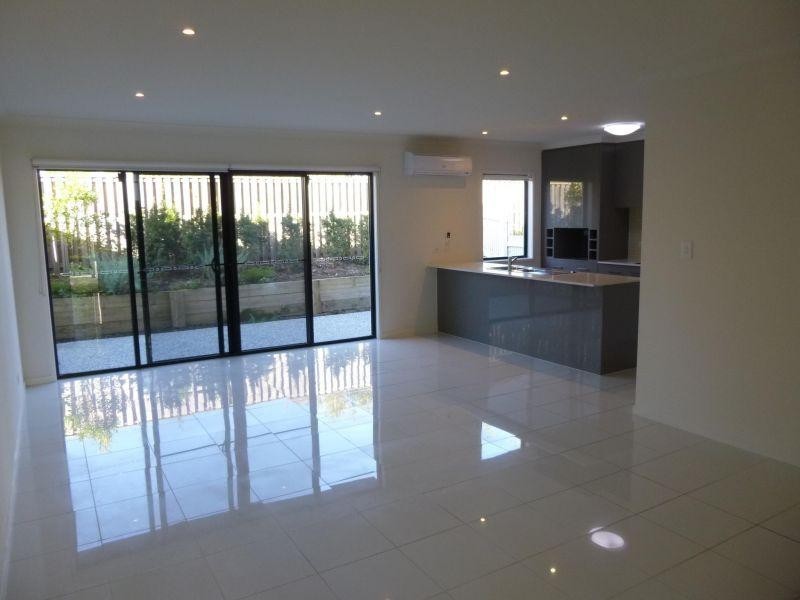 2 Bourton Road, Merrimac QLD 4226