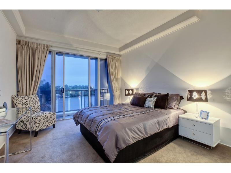 8 Dunmore Terrace, Auchenflower QLD 4066