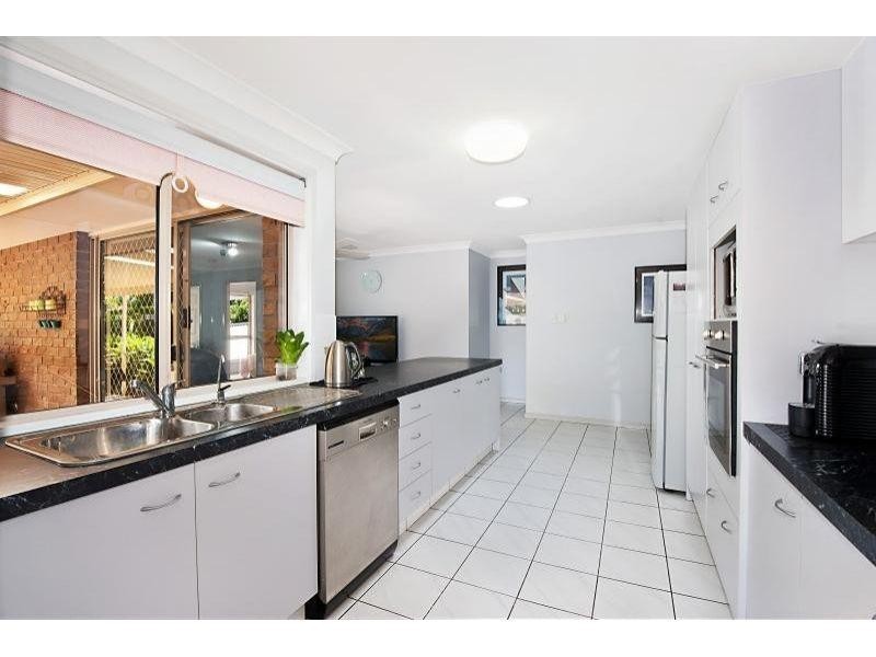 10 FOXHILL COURT, Carrara QLD 4211