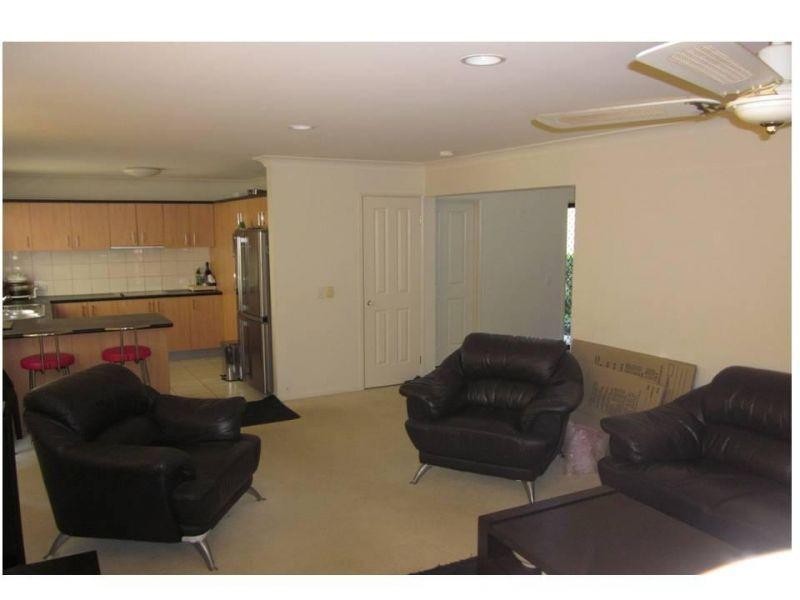 The Mews 26/99-101 Heeb Street, Benowa QLD 4217