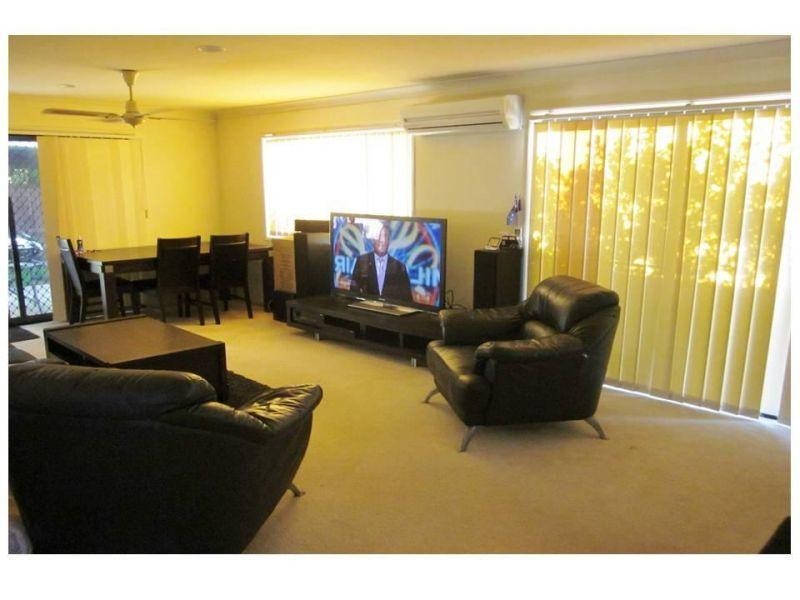 The Mews 26/99-101 Heeb Street, Benowa QLD 4217