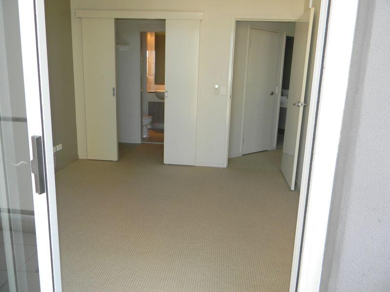 21 Cypress Avenue, Surfers Paradise QLD 4217