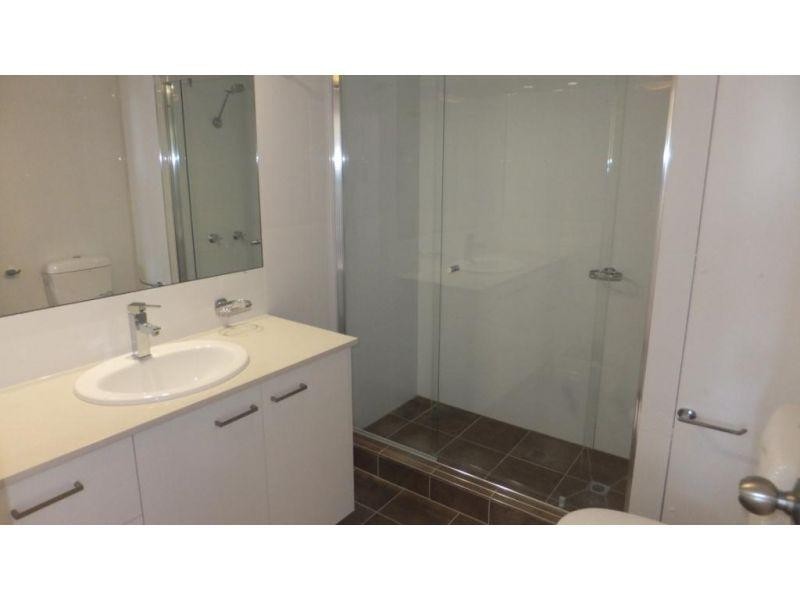 9 Bayview Street, Runaway Bay QLD 4216