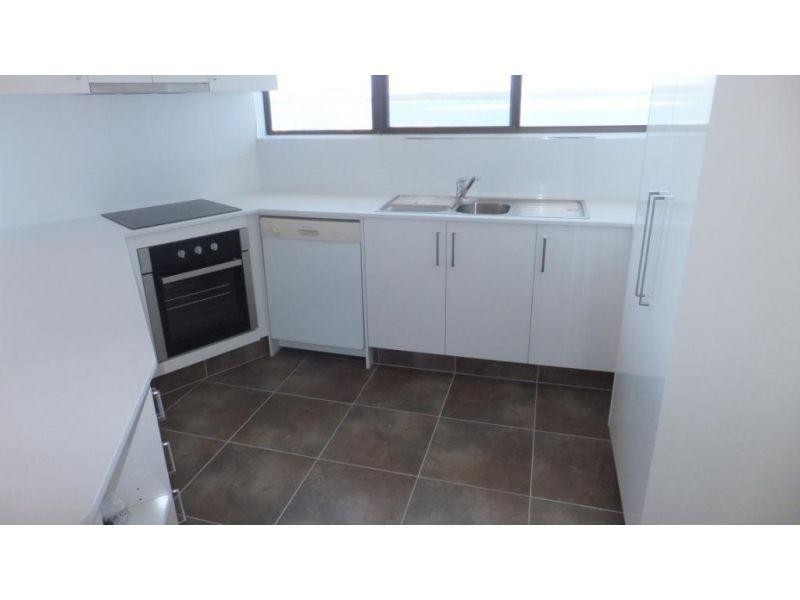 9 Bayview Street, Runaway Bay QLD 4216