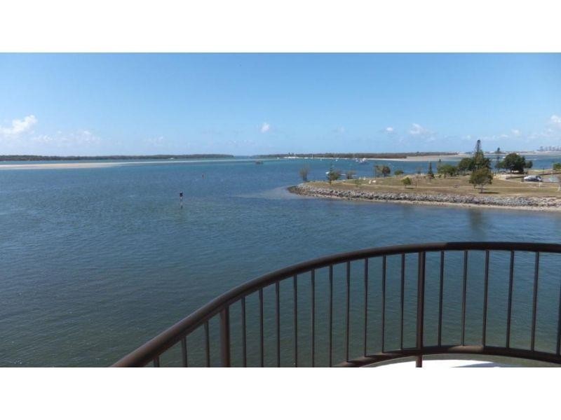 9 Bayview Street, Runaway Bay QLD 4216