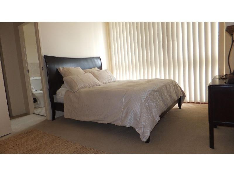 9 Bayview Street, Runaway Bay QLD 4216