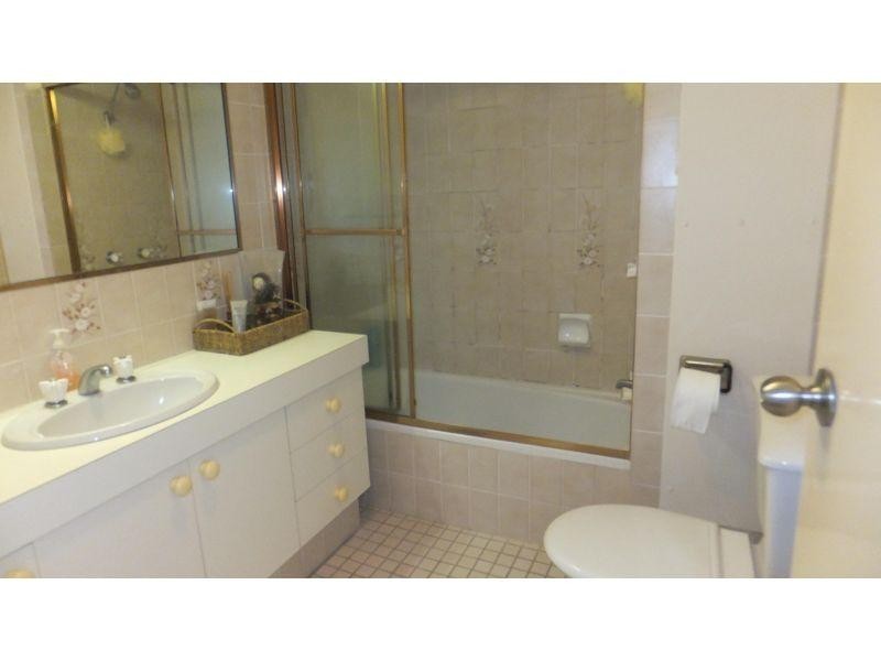 9 Bayview Street, Runaway Bay QLD 4216