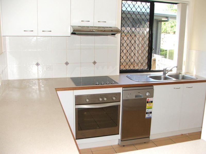 4/49 Gannon Avenue, Manly QLD 4179