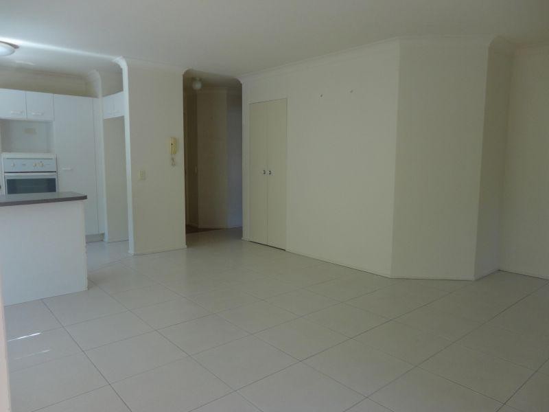 12 Lloyd Street, Southport QLD 4215