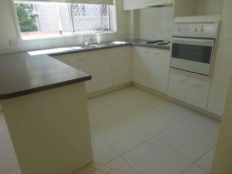 12 Lloyd Street, Southport QLD 4215