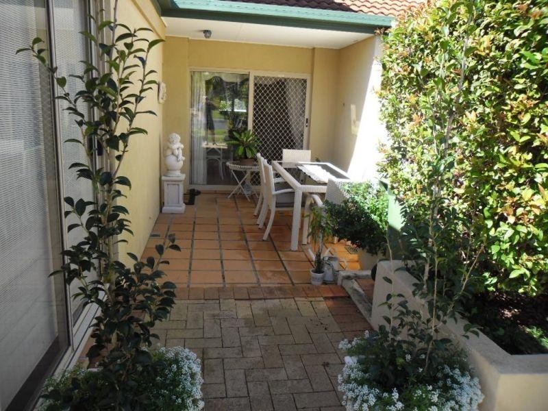 152 Palm Meadows Drive, Carrara QLD 4211