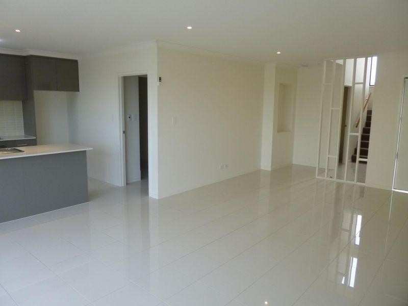 2 Bourton Road, Merrimac QLD 4226