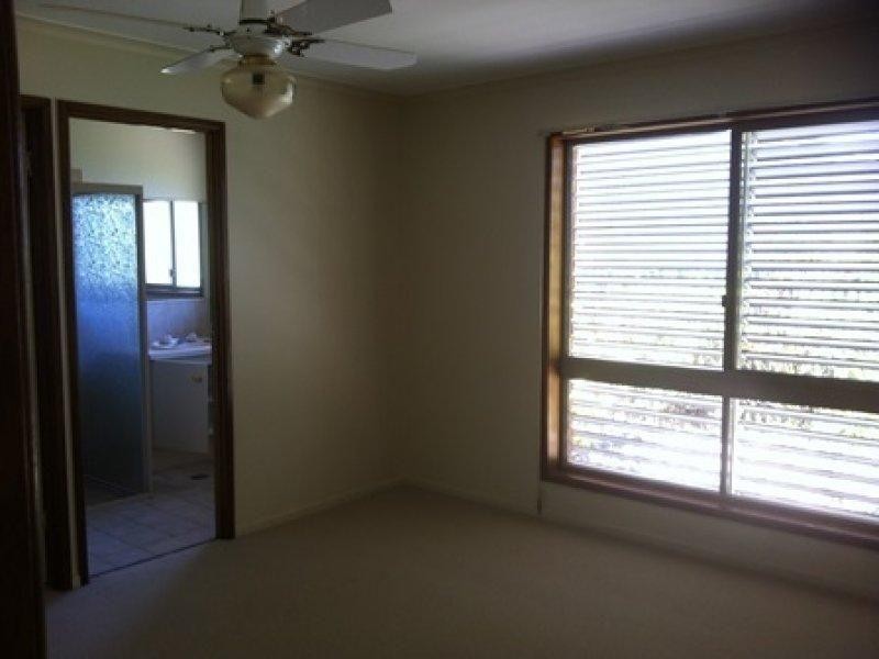 18 Wavell Ave, Golden Beach QLD 4551