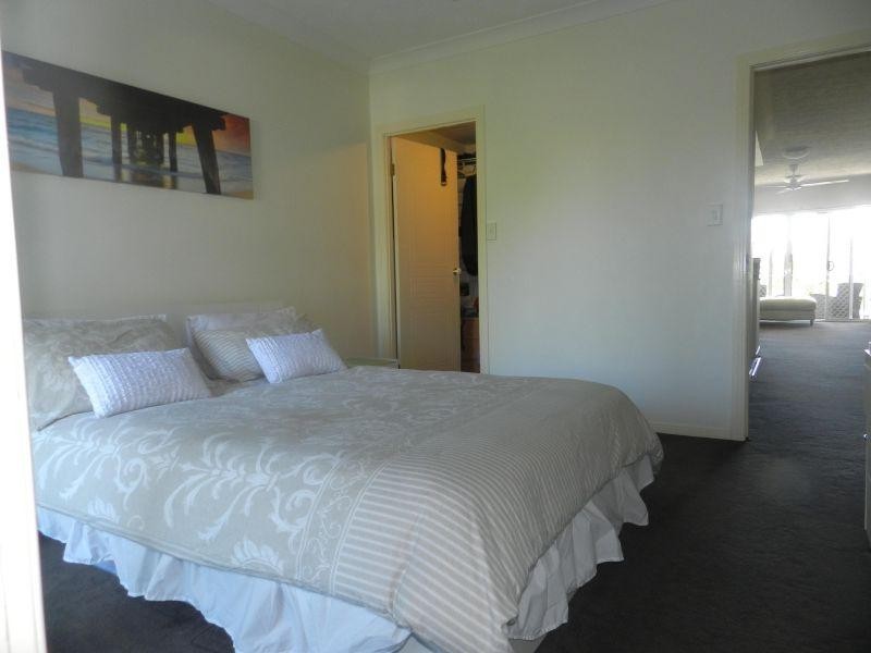 30-36 Burra Street, Chevron Island QLD 4217