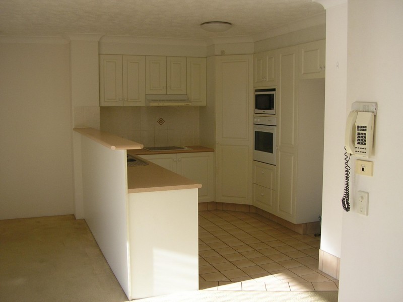 36 ALEXANDRA AVE, Broadbeach QLD 4218