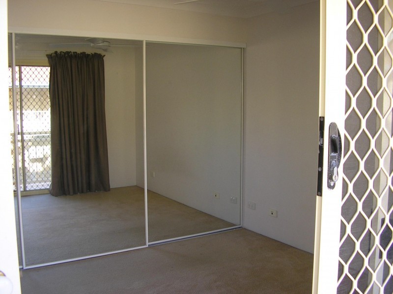 36 ALEXANDRA AVE, Broadbeach QLD 4218