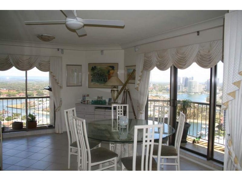 Unit 142/2 Admiralty Drive, Paradise Waters QLD 4217