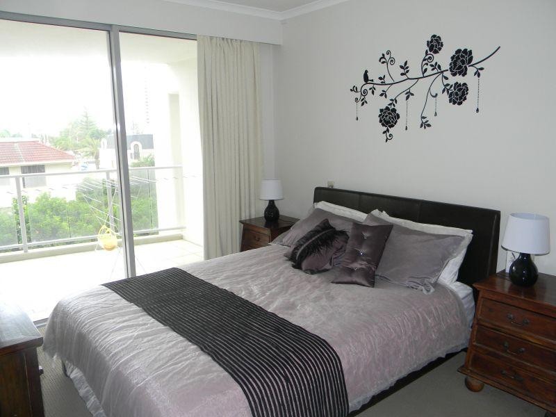 21 Cypress Avenue, Surfers Paradise QLD 4217