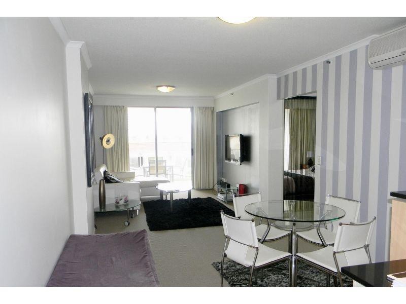 21 Cypress Avenue, Surfers Paradise QLD 4217