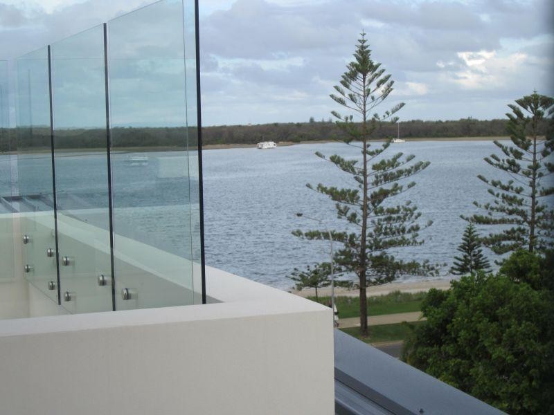 Unit 5/5 Clark, Biggera Waters QLD 4216