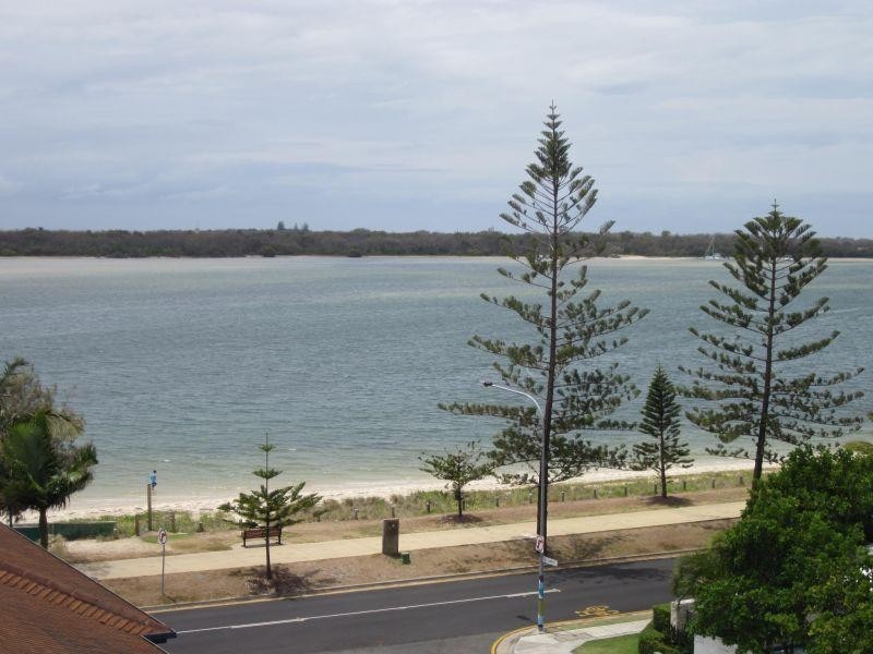 Unit 6/5 Clark Street, Biggera Waters QLD 4216
