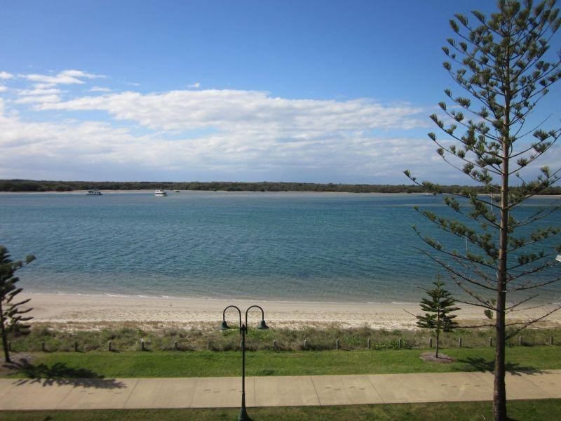 438 Marine Parade, Biggera Waters QLD 4216
