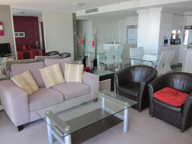 Unit 1304/438 Marine Parade, Biggera Waters QLD 4216