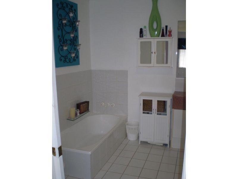 100 Racecourse Road, Bundall QLD 4217