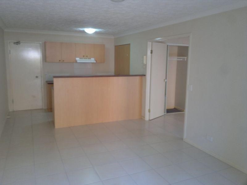 Unit 3/27 Chester Terrace, Southport QLD 4215