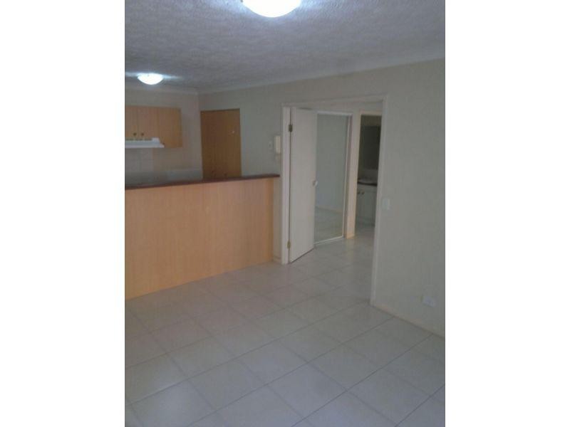 Unit 3/27 Chester Terrace, Southport QLD 4215