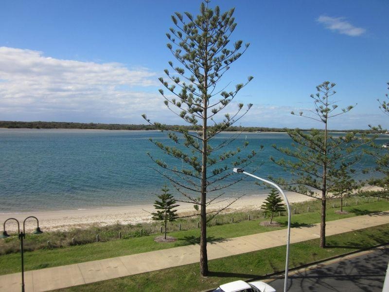 Unit 1305/438 Marine Parade, Biggera Waters QLD 4216