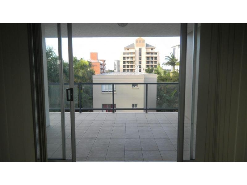 Unit 11/19 Thorn St, Kangaroo Point QLD 4169