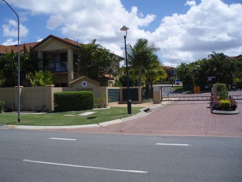 152 Palm Meadows Drive, Carrara QLD 4211