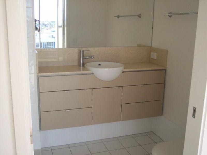 1055/18 Manning Street, Milton QLD 4064